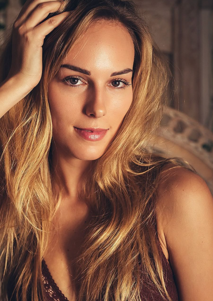 Amelie B